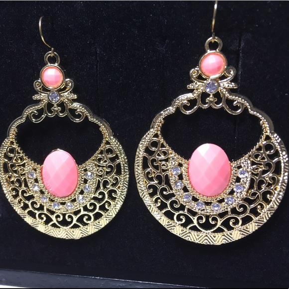 Jewelry - Picture 1 of 2